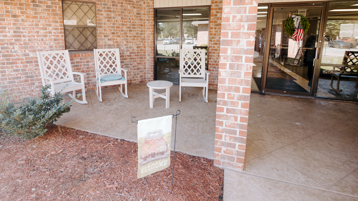 Front Entryway Patio at Conway Healthcare and Rehabilitation Center
